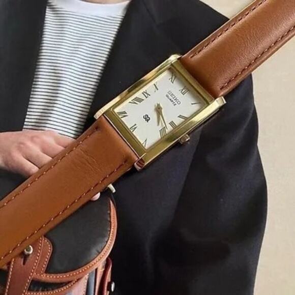 Vintage Style Seiko Quartz Mens Gold Watch & Brown accents W/ Leather Strap - Picture 2 of 4